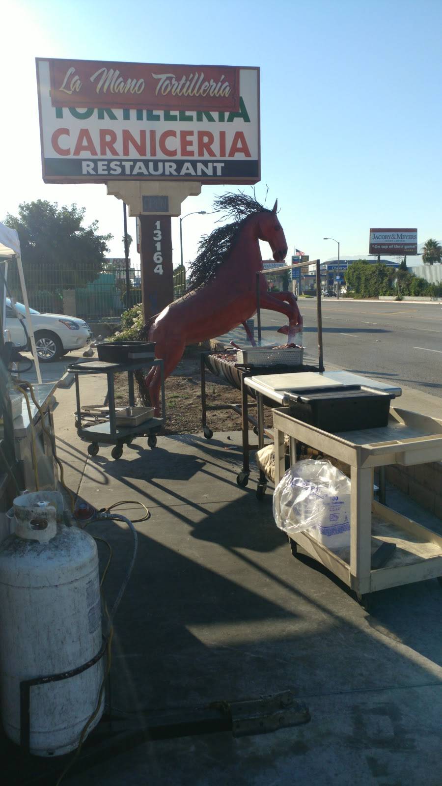 La Mano Tortilleria | restaurant | 13164 Valley Blvd, La Puente, CA 91746, USA | 6264742505 OR +1 626-474-2505