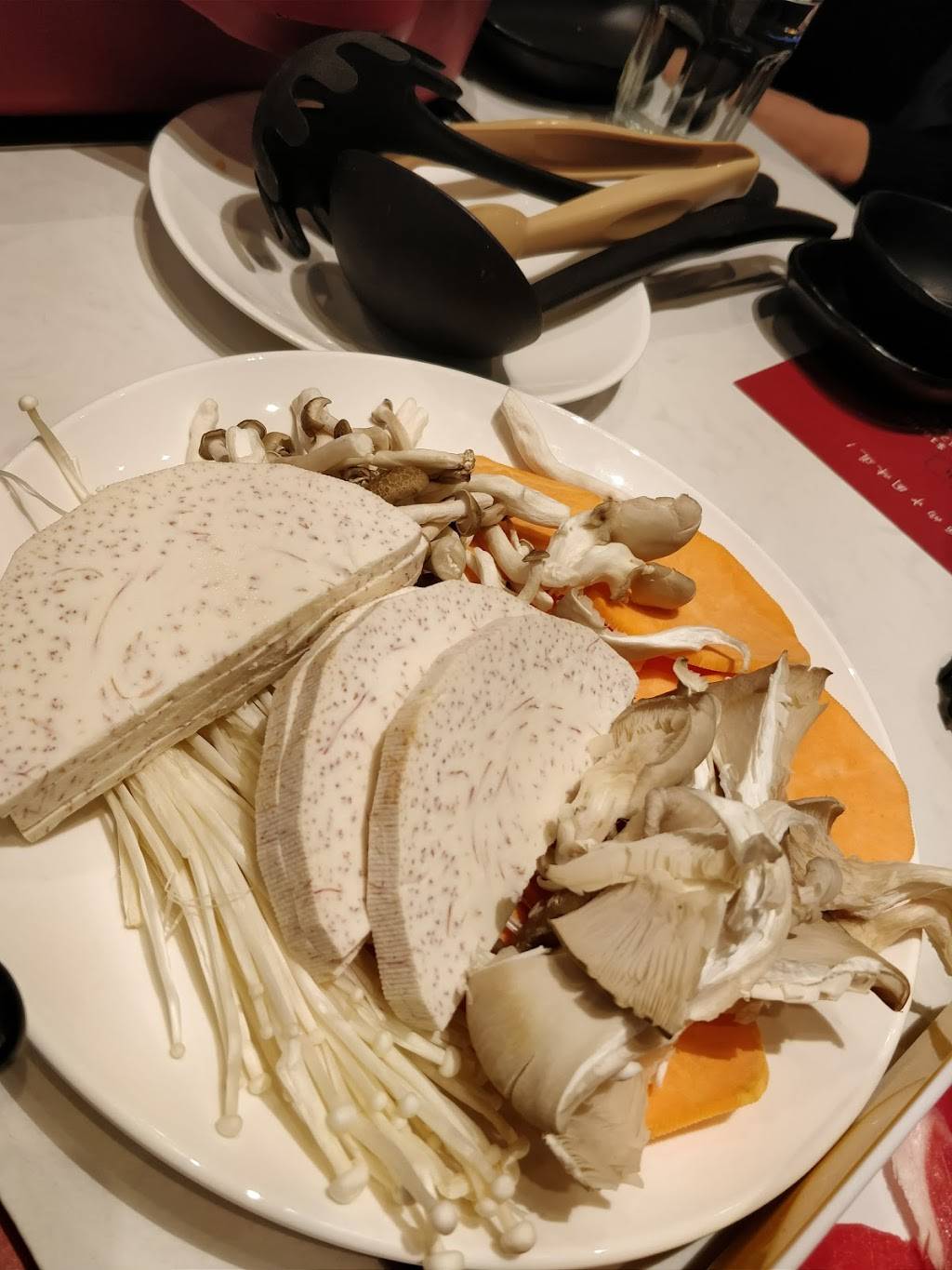 Premiere Fondue | restaurant | 1320 Boulevard Marcel-Laurin, Saint-Laurent, QC H4R 1J9, Canada | 5143791899 OR +1 514-379-1899