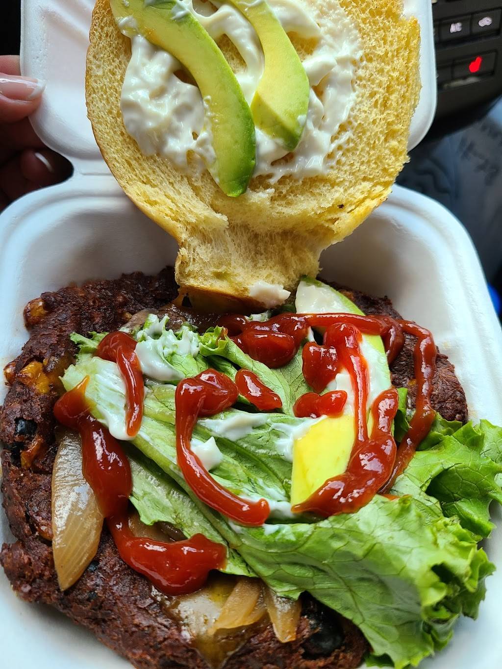 m2o Burgers & Salads Philadelphia | restaurant | 701 S 5th St, Philadelphia, PA 19171, USA | 2679308388 OR +1 267-930-8388