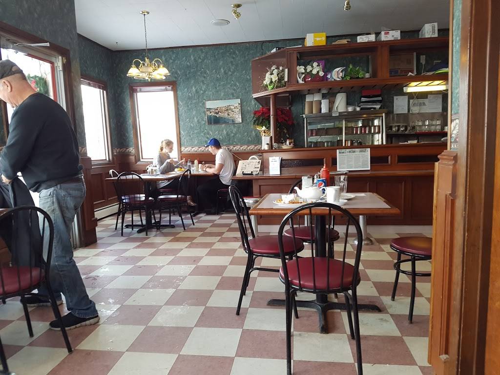 King Fish & Chips | restaurant | 967 King St E, Kitchener, ON N2G 2N1, Canada | 5195794400 OR +1 519-579-4400