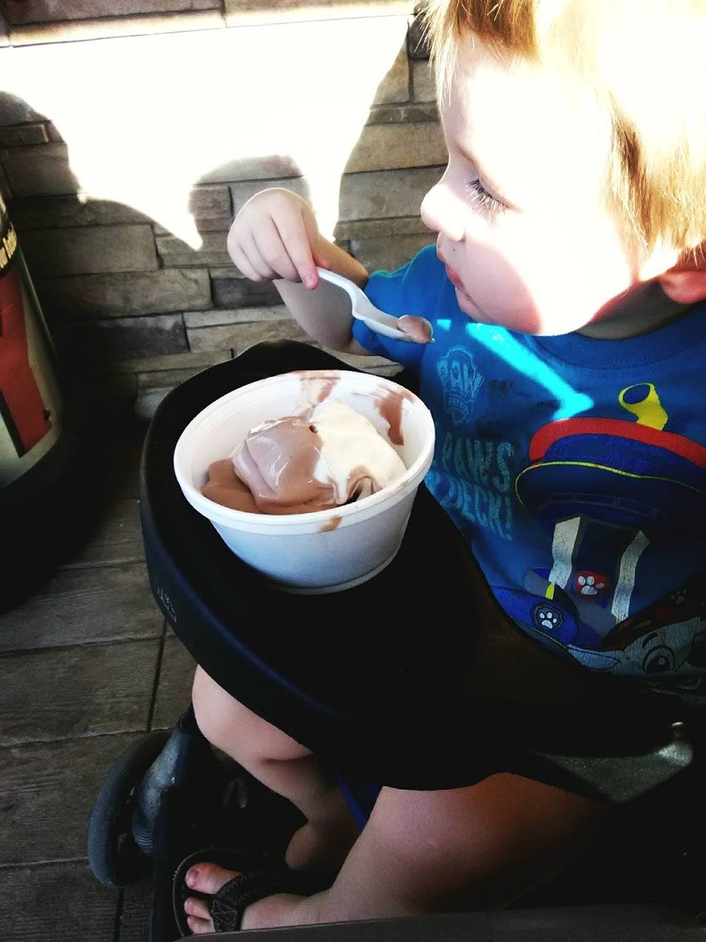 Frenchys Ice Cream and Grille | restaurant | 2747 Main St, Crown Point, NY 12928, USA | 5185973938 OR +1 518-597-3938