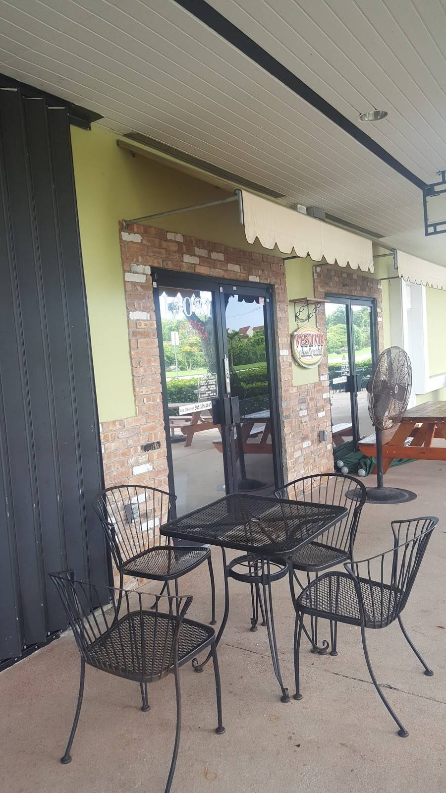 Vesuvio Pizza & Panini | meal delivery | 13081 SW 88th St, Miami, FL 33186, USA | 3053854441 OR +1 305-385-4441