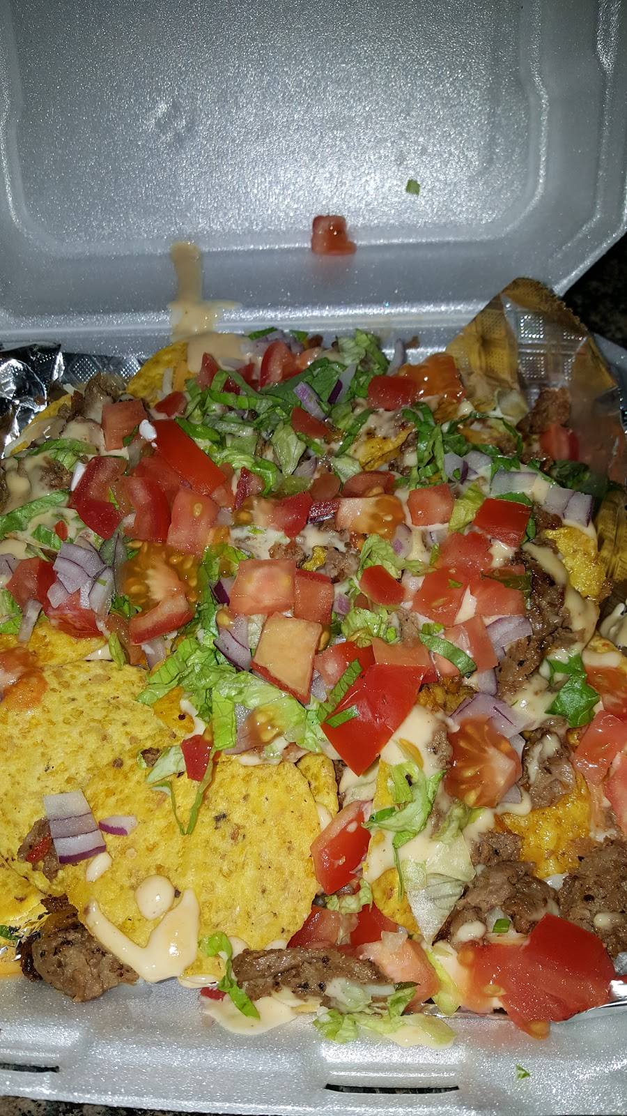 Ds Burgers & Chicken | restaurant | 5400 Bunkum Rd, Washington Park, IL 62204, USA | 3143269510 OR +1 314-326-9510