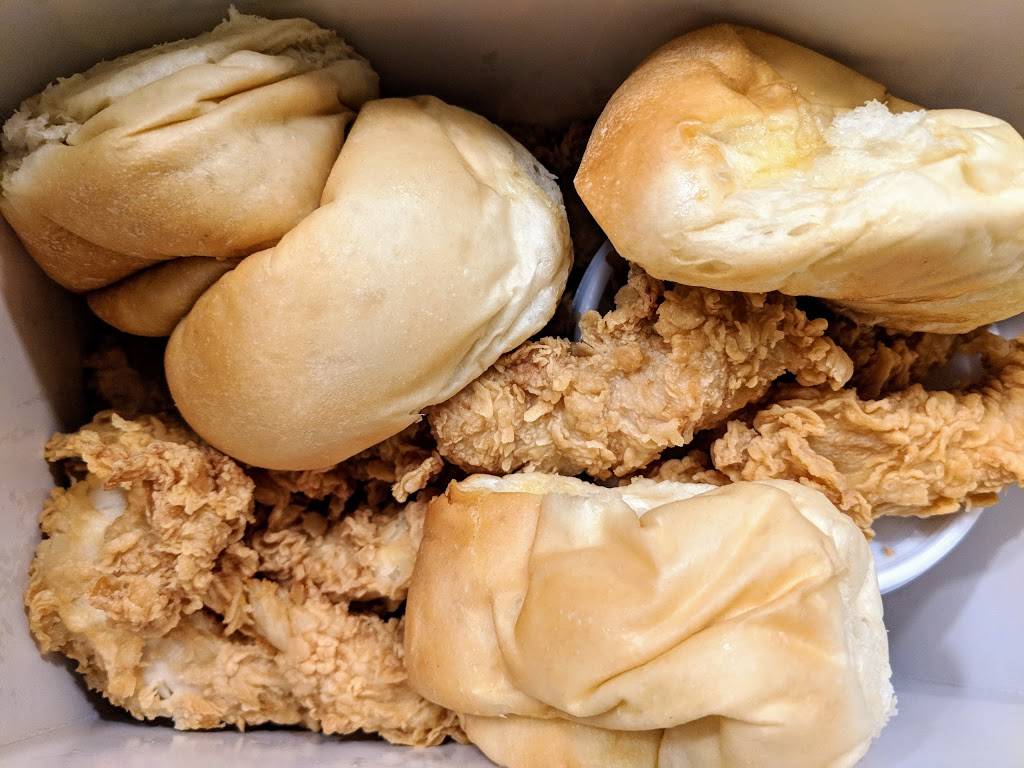 Golden Chick | meal takeaway | 4150 Justin Rd Ste 120, Flower Mound, TX 75077, USA | 9402412499 OR +1 940-241-2499