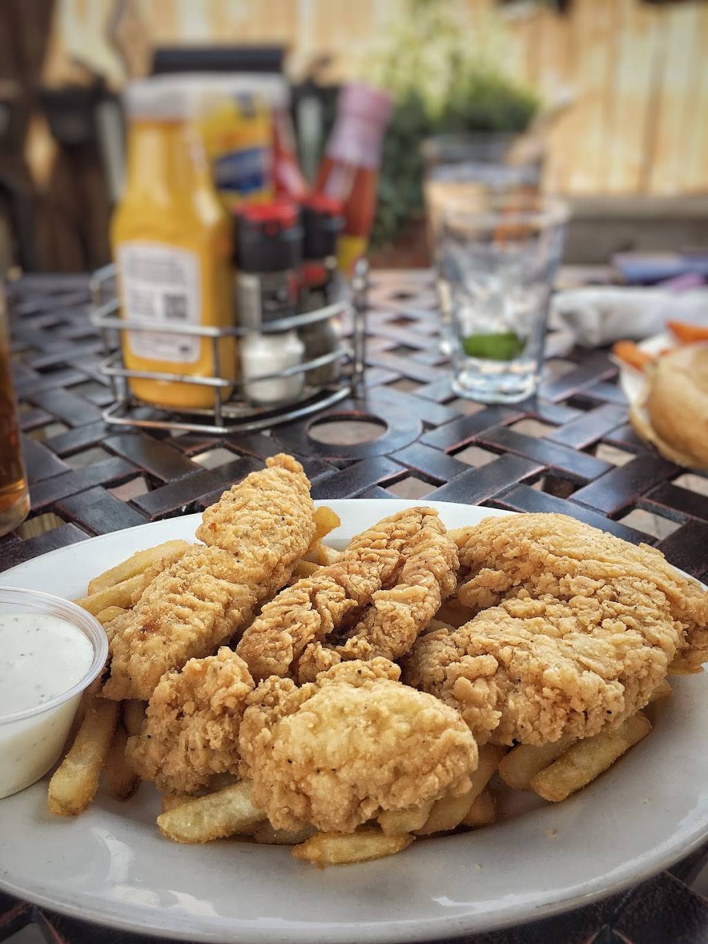 The Bell Tree Tavern | restaurant | 155 NE Broad St, Southern Pines, NC 28387, USA | 9106924766 OR +1 910-692-4766