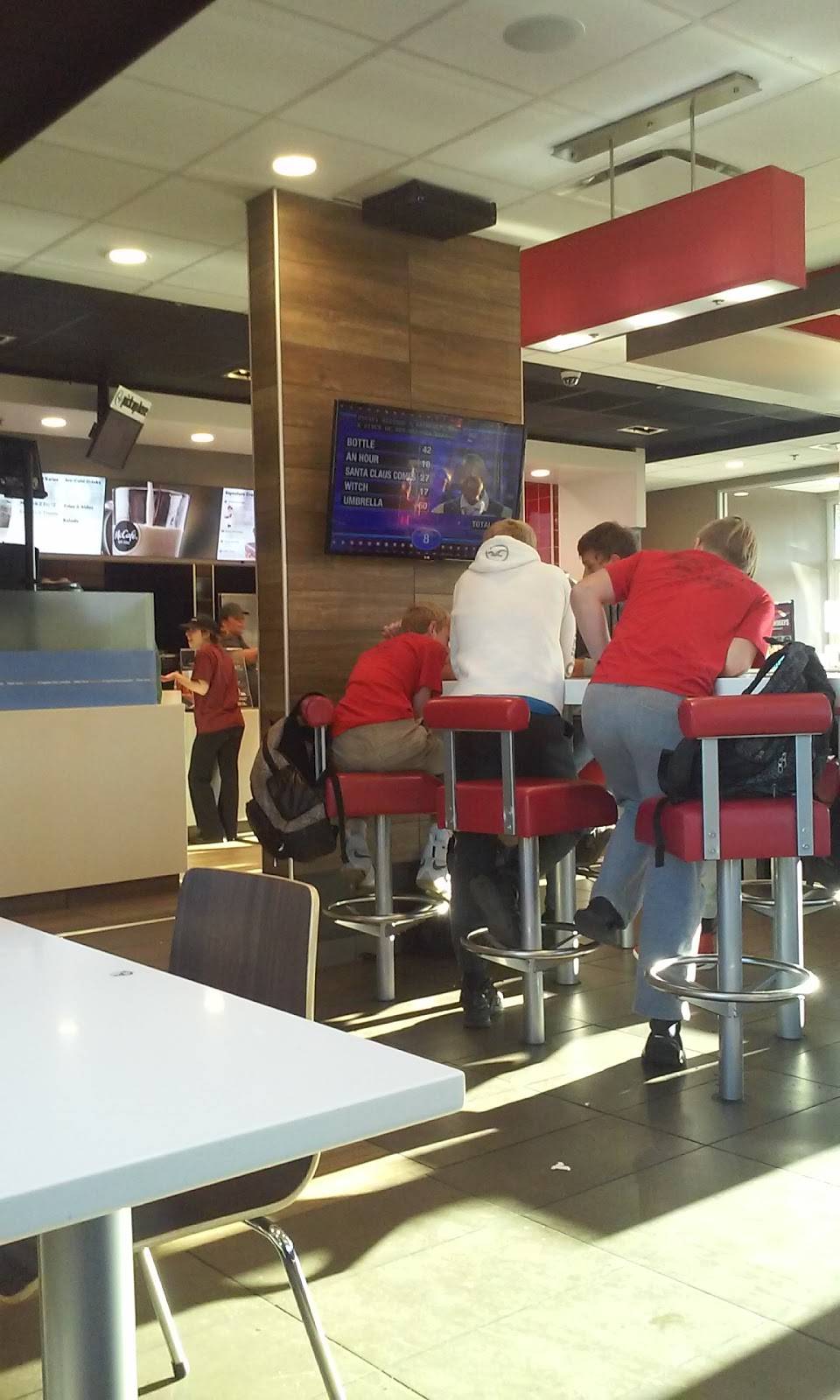 McDonalds | cafe | 601 E Lincolnway, Minerva, OH 44657, USA | 3308681150 OR +1 330-868-1150