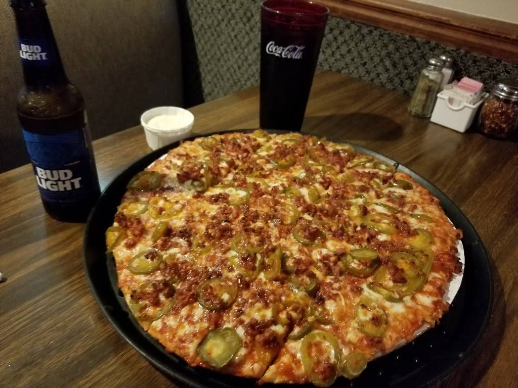 Pizza King | restaurant | 1713 Wayne St, Auburn, IN 46706, USA | 2609251135 OR +1 260-925-1135