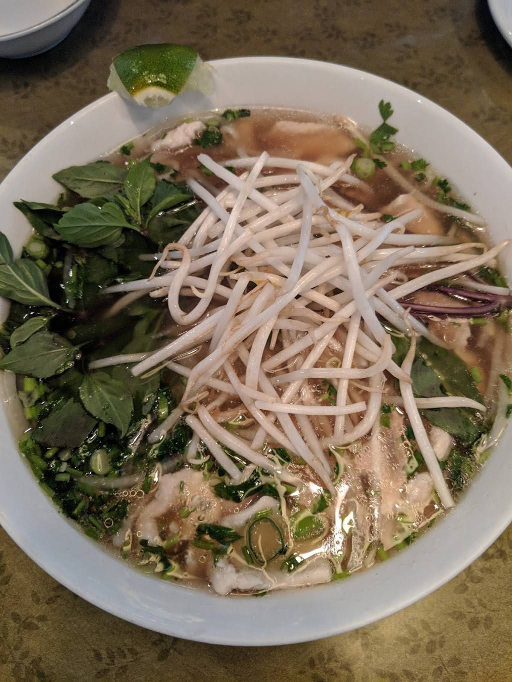 RedThai Southeast Asian Kitchen | restaurant | 7822 N 12th St, Phoenix, AZ 85020, USA | 6028703015 OR +1 602-870-3015