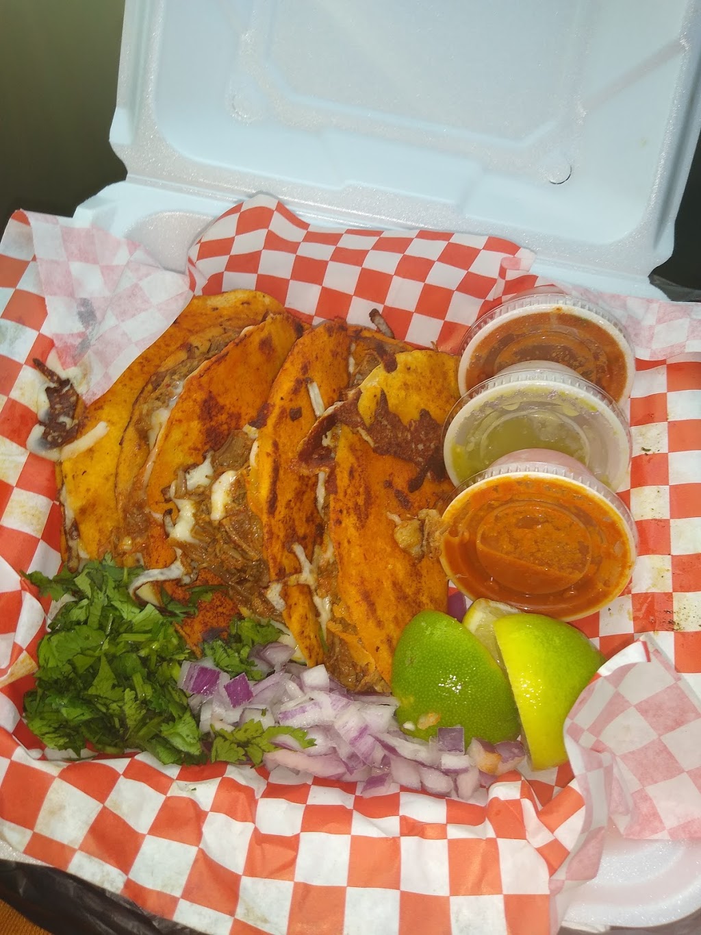 El Remedio Taco Truck | restaurant | 2924 Culebra Rd, San Antonio, TX 78228, USA | 2106213112 OR +1 210-621-3112