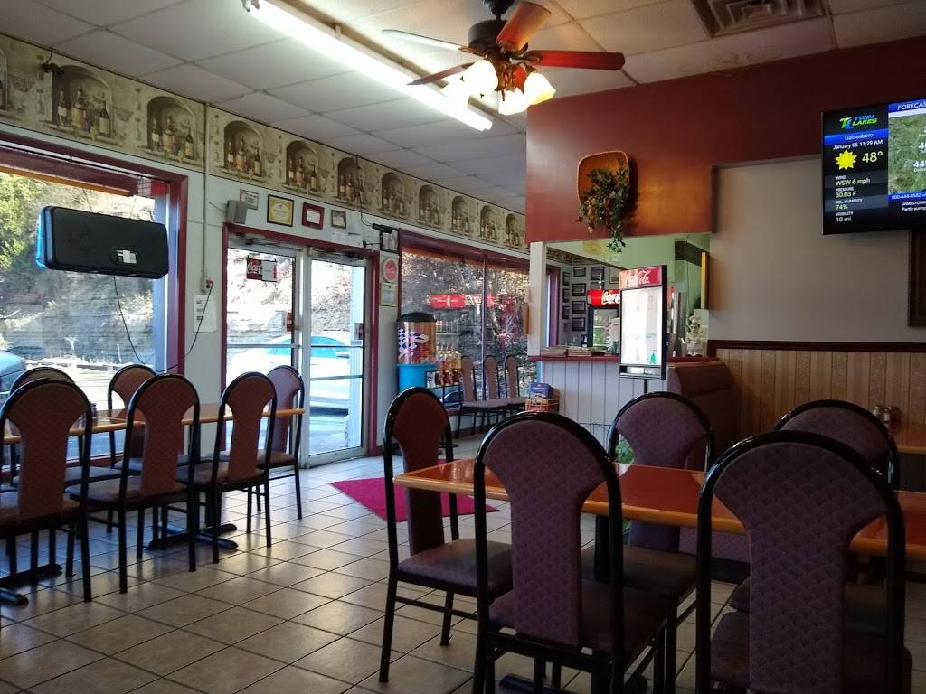 Giovannis Pizza | restaurant | 452 N Grundy Quarles Hwy, Gainesboro, TN 38562, USA | 9312683404 OR +1 931-268-3404