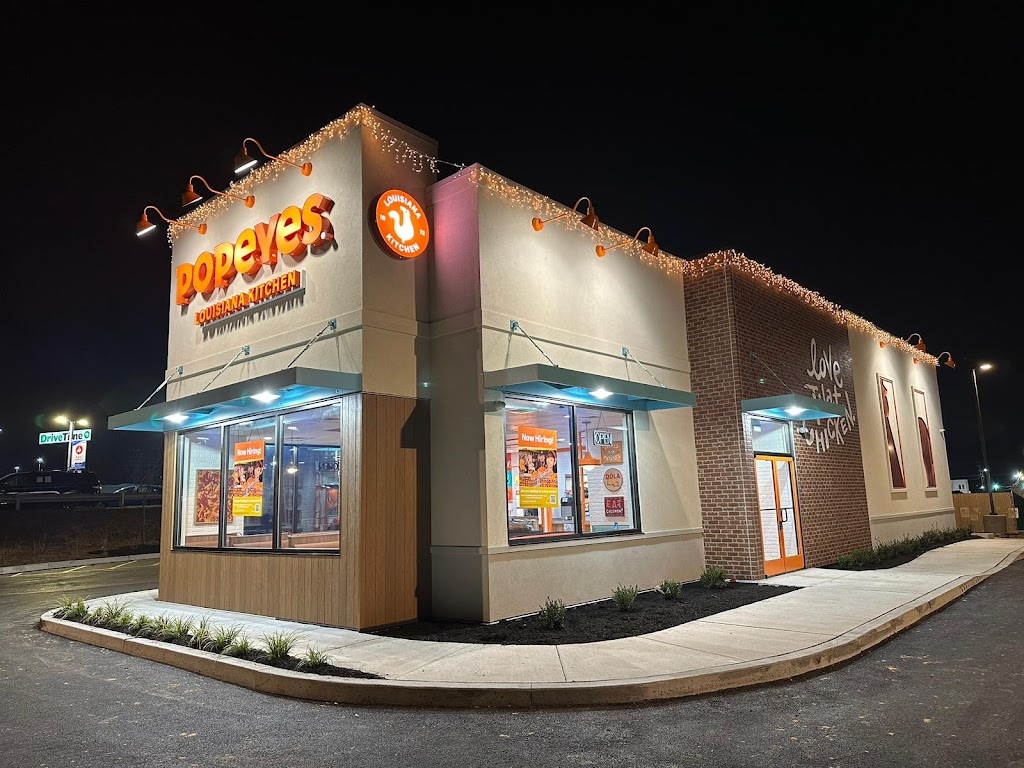 Popeyes Louisiana Kitchen | restaurant | 1791 Lincoln Hwy, Levittown, PA 19056, USA | 2675638326 OR +1 267-563-8326