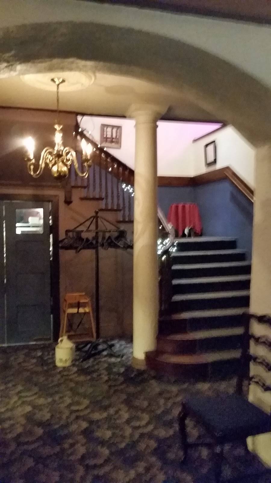 Beardslee Castle | restaurant | 123 Old State Rd, Little Falls, NY 13365, USA | 3158233000 OR +1 315-823-3000