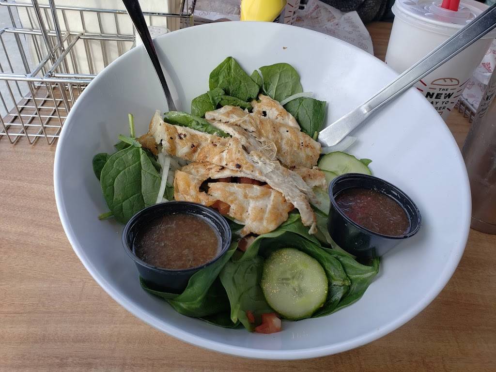 Smashburger | restaurant | 1451 E Parks Hwy, Wasilla, AK 99654, USA | 9073576274 OR +1 907-357-6274