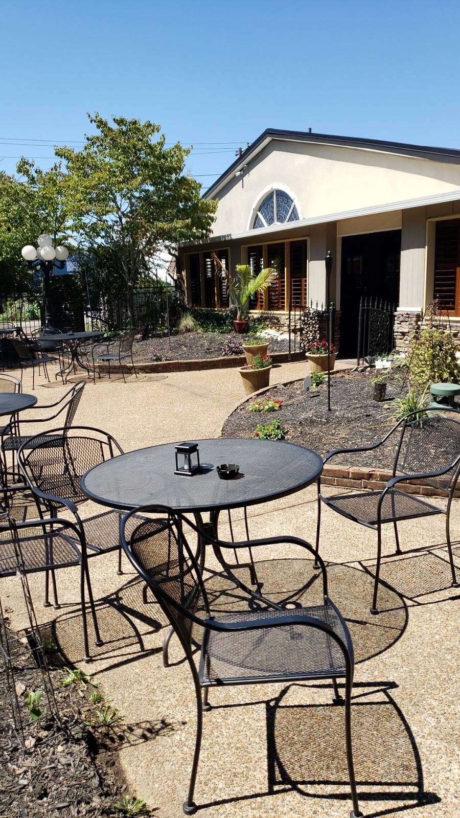 Union Place Bar & Grill | restaurant | 4884 Chambliss Ave, Knoxville, TN 37919, USA | 8655406904 OR +1 865-540-6904