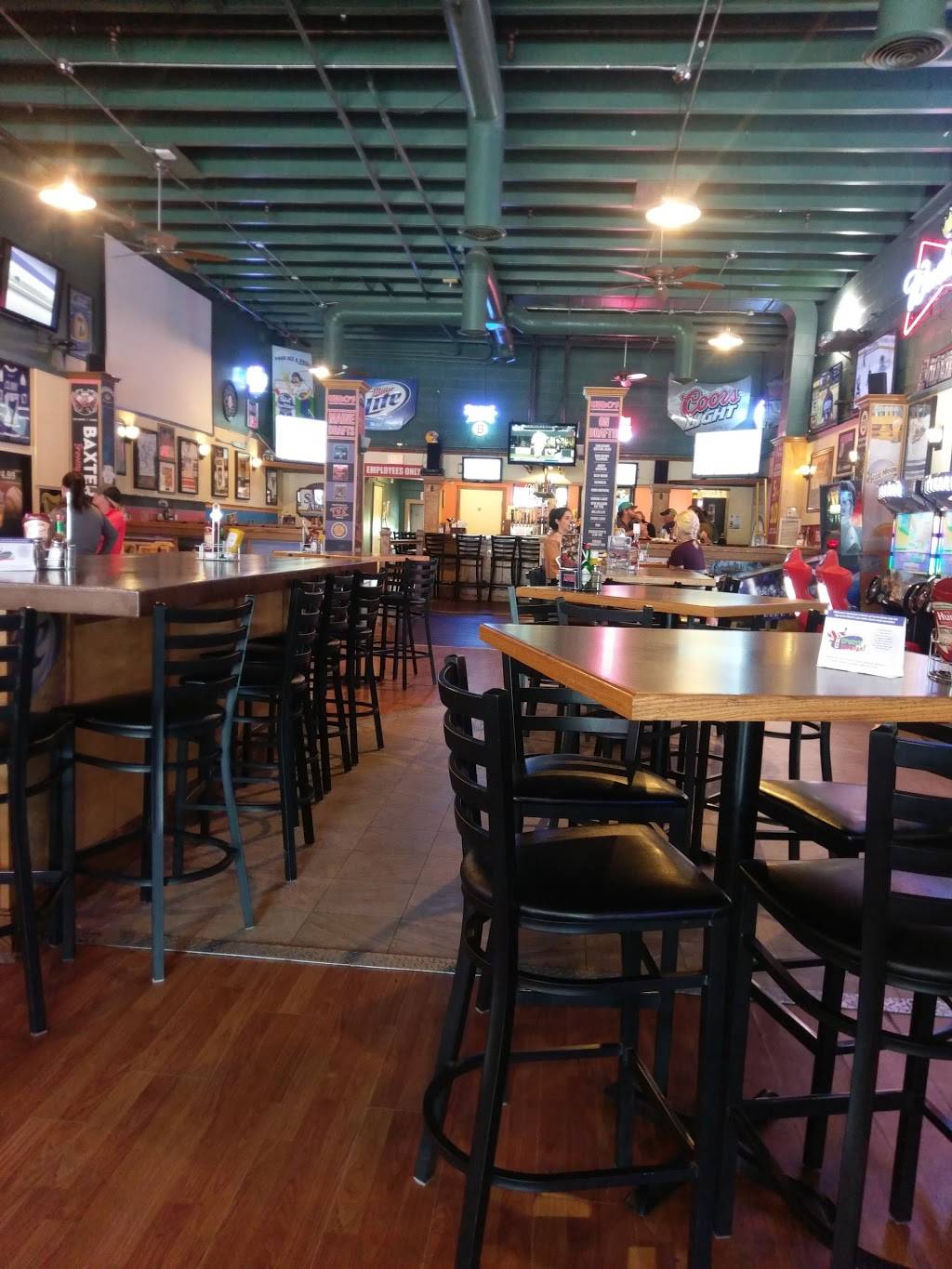 Heros Sports Grill | restaurant | 41 Washington St, Bangor, ME 04401, USA | 2079743033 OR +1 207-974-3033