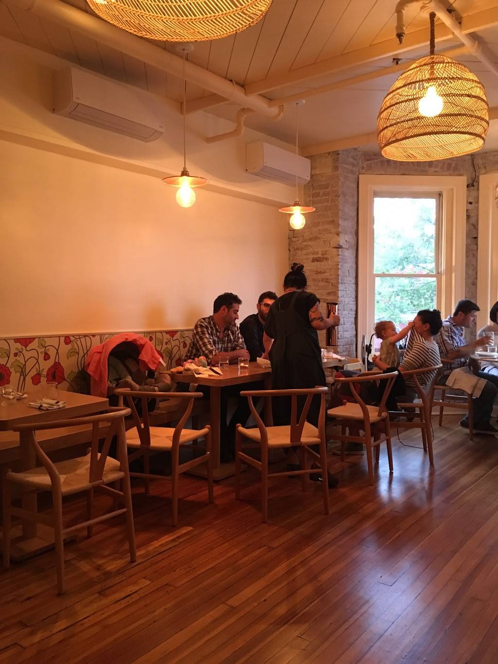 Mola | restaurant | 3155 Mt Pleasant St NW, Washington, DC 20010, USA | 2028493247 OR +1 202-849-3247