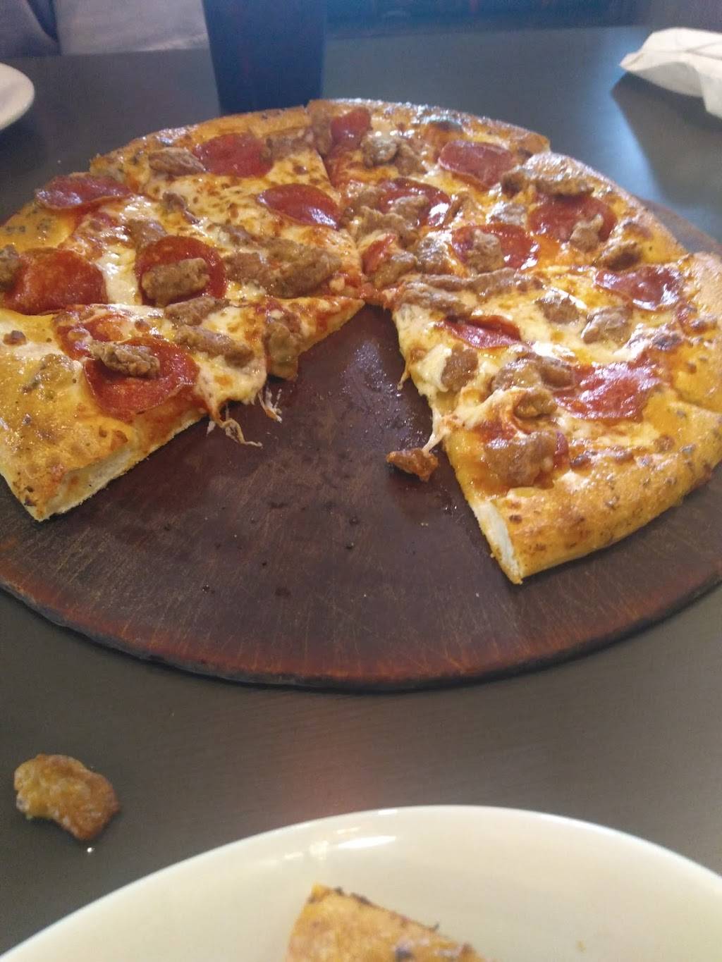 Pizza Hut | meal takeaway | 702 N Jackson St, Houston, MS 38851, USA | 6624562001 OR +1 662-456-2001