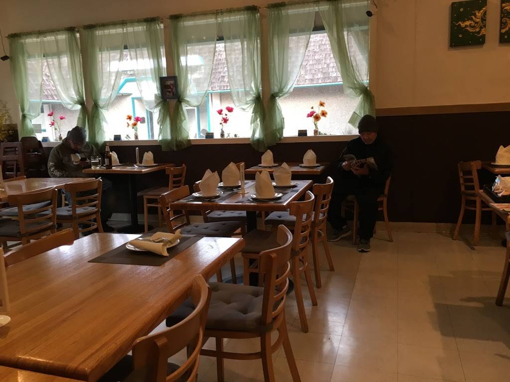 Baan Thai Restaurant | restaurant | 1760 Fremont Blvd F1, Seaside, CA 93955, USA | 8313942996 OR +1 831-394-2996