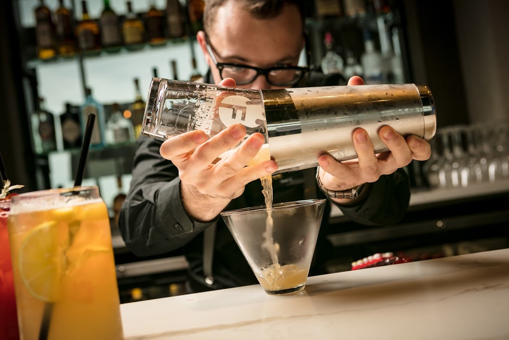 Vue Rooftop | restaurant | 328 S Clinton St UNIT A, Iowa City, IA 52240, USA | 3195194650 OR +1 319-519-4650