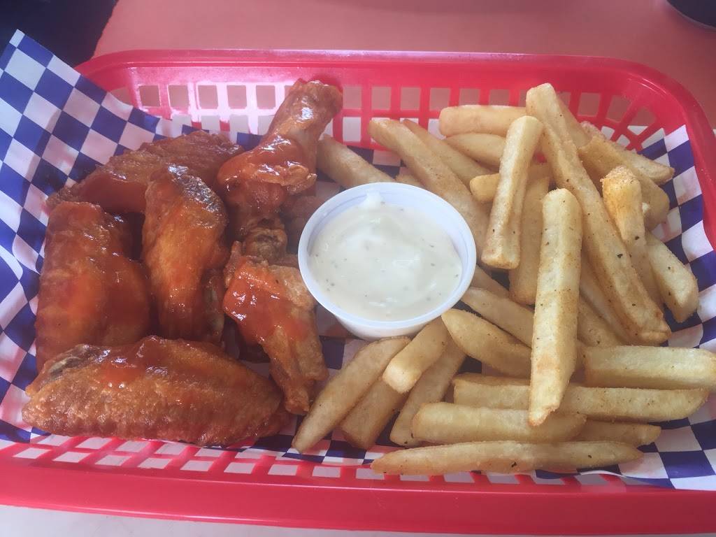 Burger Town | restaurant | 1013 E Irving Blvd, Irving, TX 75060, USA | 9725797100 OR +1 972-579-7100