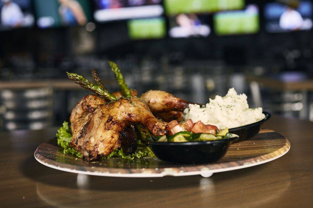 Knockout Sports Bar | restaurant | 2212 W Northwest Hwy, Dallas, TX 75220, USA | 4698720183 OR +1 469-872-0183