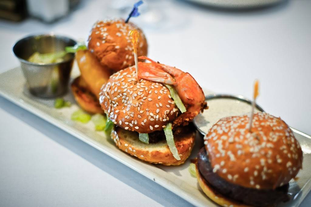 Harry & Izzys | restaurant | 153 Illinois St, Indianapolis, IN 46225, USA | 3176359594 OR +1 317-635-9594