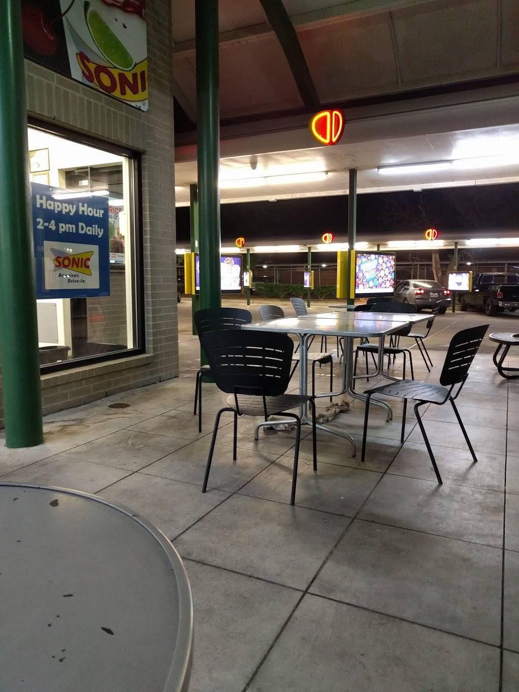 Sonic Drive-In | restaurant | 1511 Wirt Rd, Houston, TX 77055, USA | 7136470651 OR +1 713-647-0651