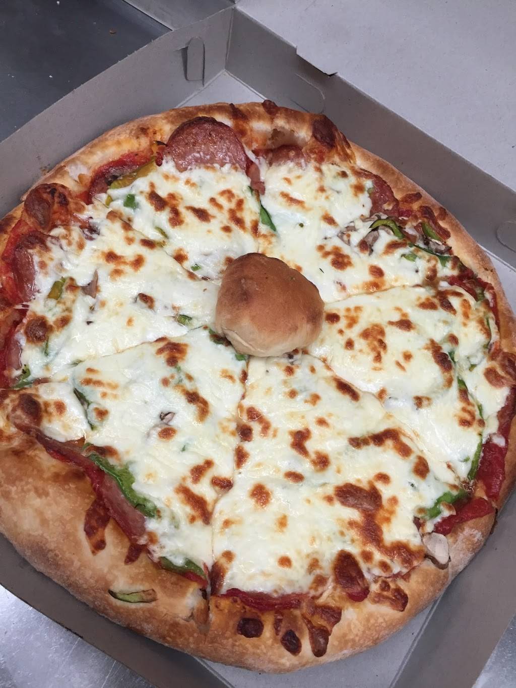 Resto Pointe-aux-Trembles | restaurant | 14775 Rue Notre-Dame Est, Pointe-aux-Trembles, QC H1A 1W3, Canada | 5146421340 OR +1 514-642-1340