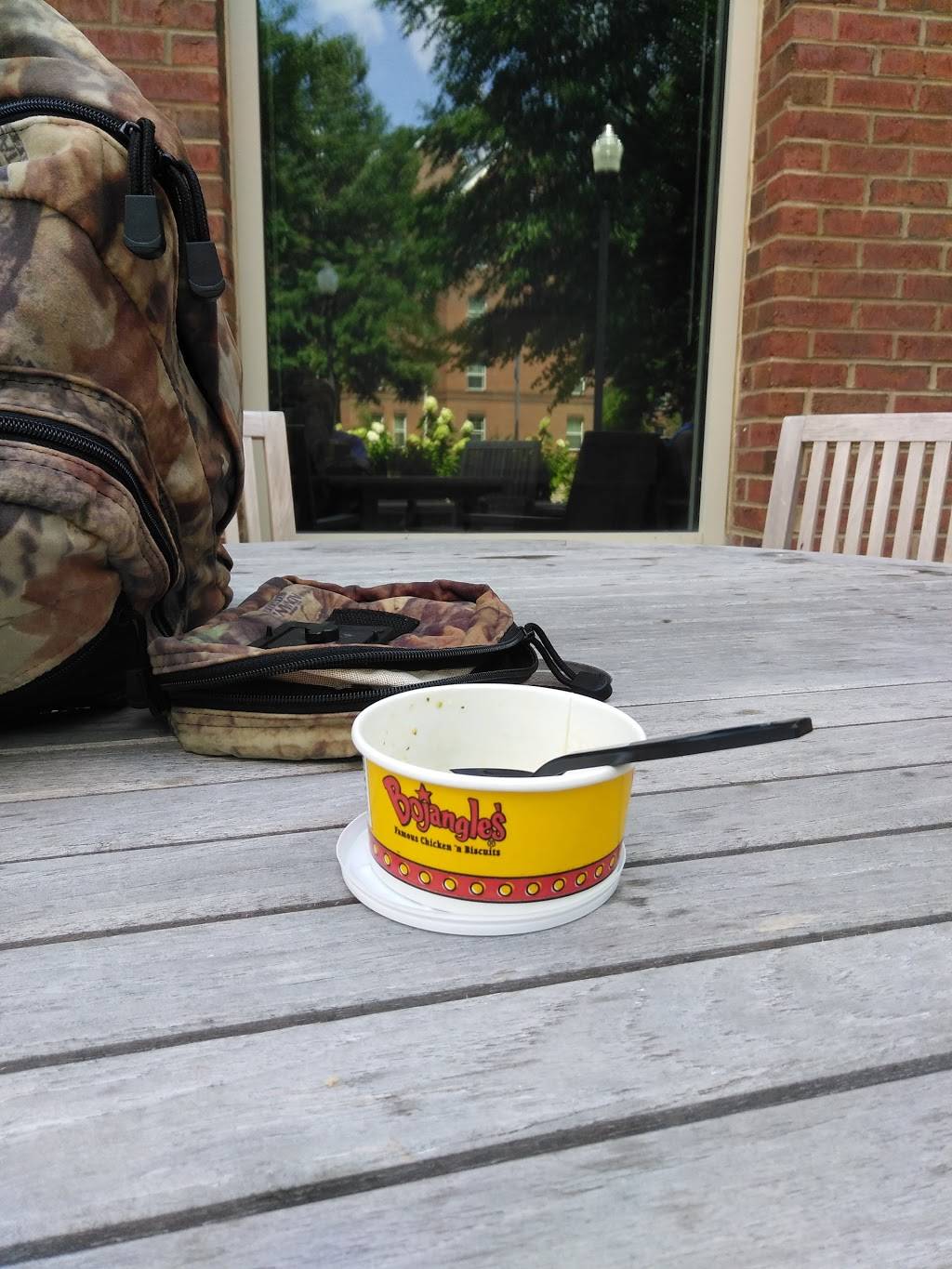 Bojangles Famous Chicken n Biscuits | restaurant | 1501 Spring Garden St, Greensboro, NC 27412, USA | 3362560145 OR +1 336-256-0145