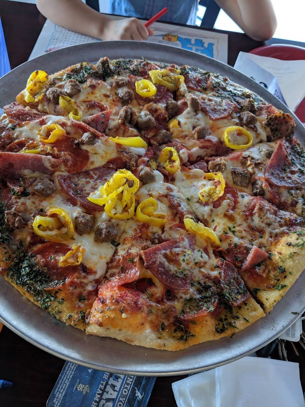 Center Court Pizza & Brew | restaurant | 20711 Wilderness Oak #113, San Antonio, TX 78258, USA | 2104975152 OR +1 210-497-5152