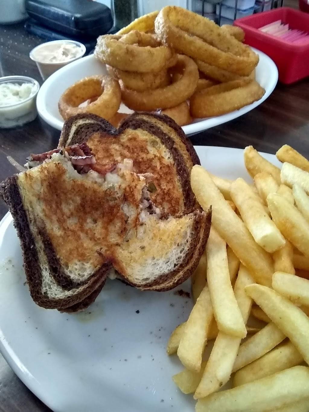 Judys Junction | restaurant | 375 E Hwy 20, Upper Lake, CA 95485, USA | 7072750905 OR +1 707-275-0905