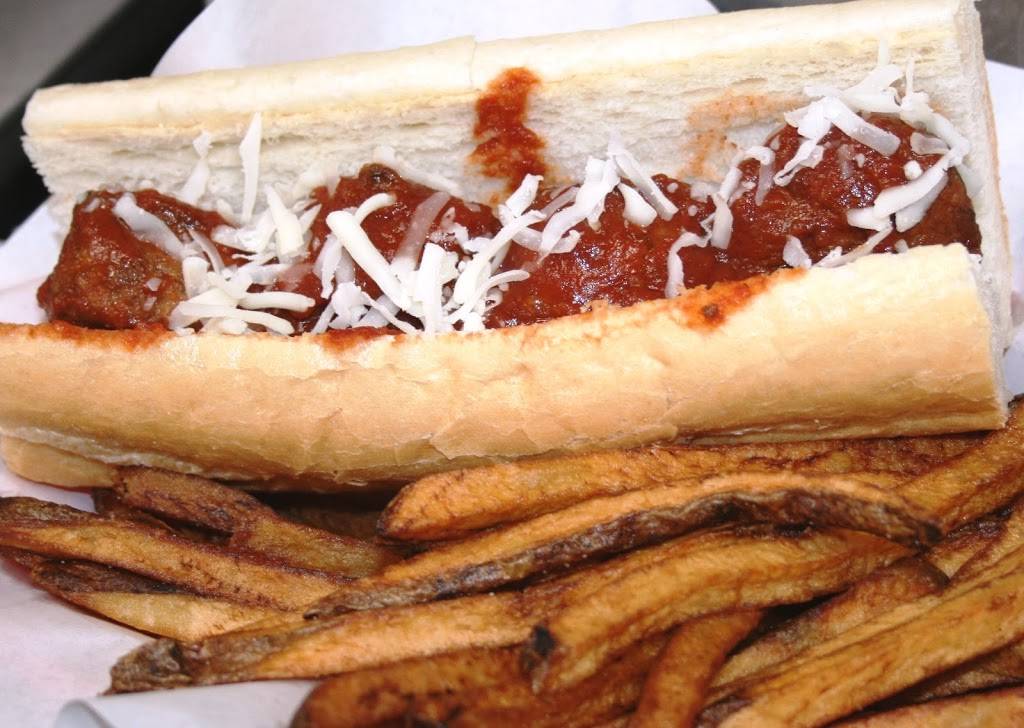 Fat Doggyz | restaurant | 7830 Frontage Rd, Justice, IL 60458, USA | 7085525148 OR +1 708-552-5148