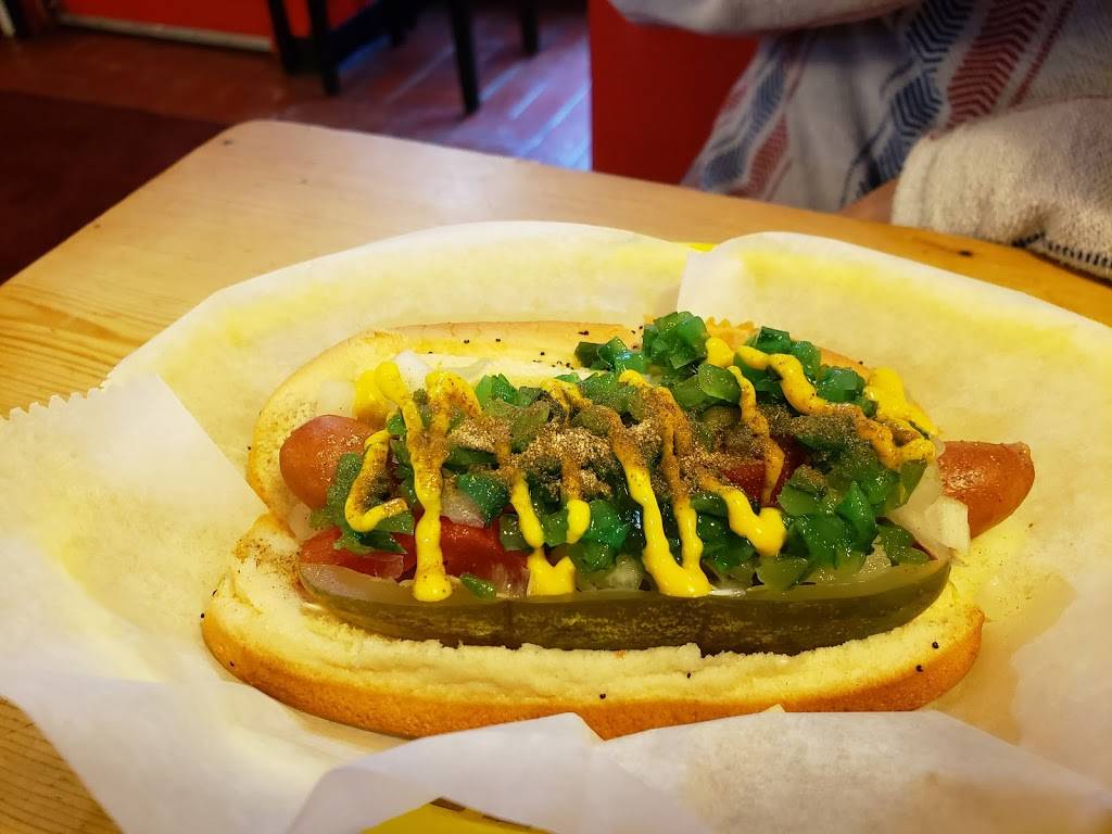 Rays Red Hots | restaurant | 629 E University Ave, Ann Arbor, MI 48104, USA | 7349983647 OR +1 734-998-3647