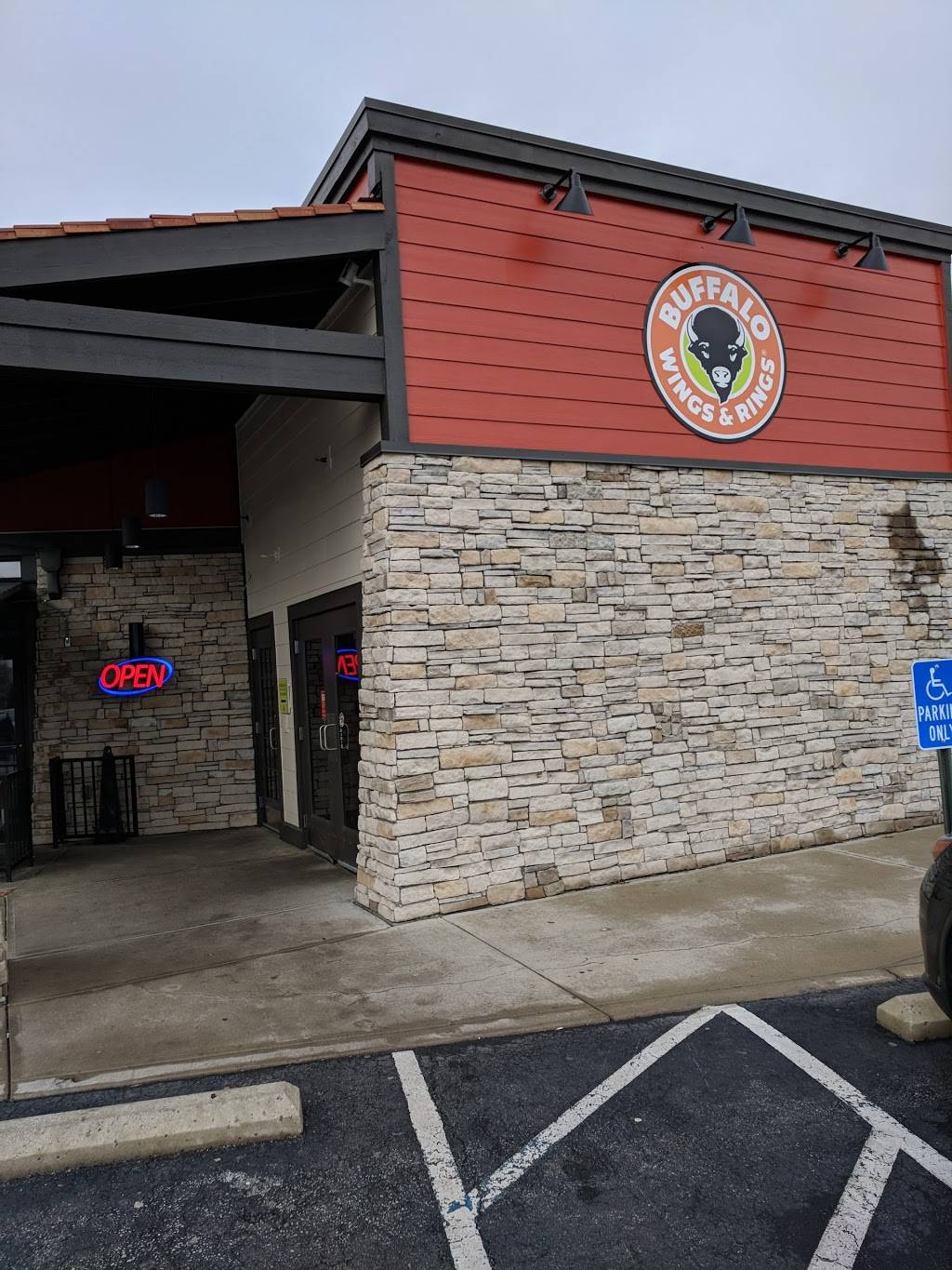 Buffalo Wings & Rings | restaurant | 1939 Roschman Ave, Lima, OH 45804, USA | 4192229464 OR +1 419-222-9464