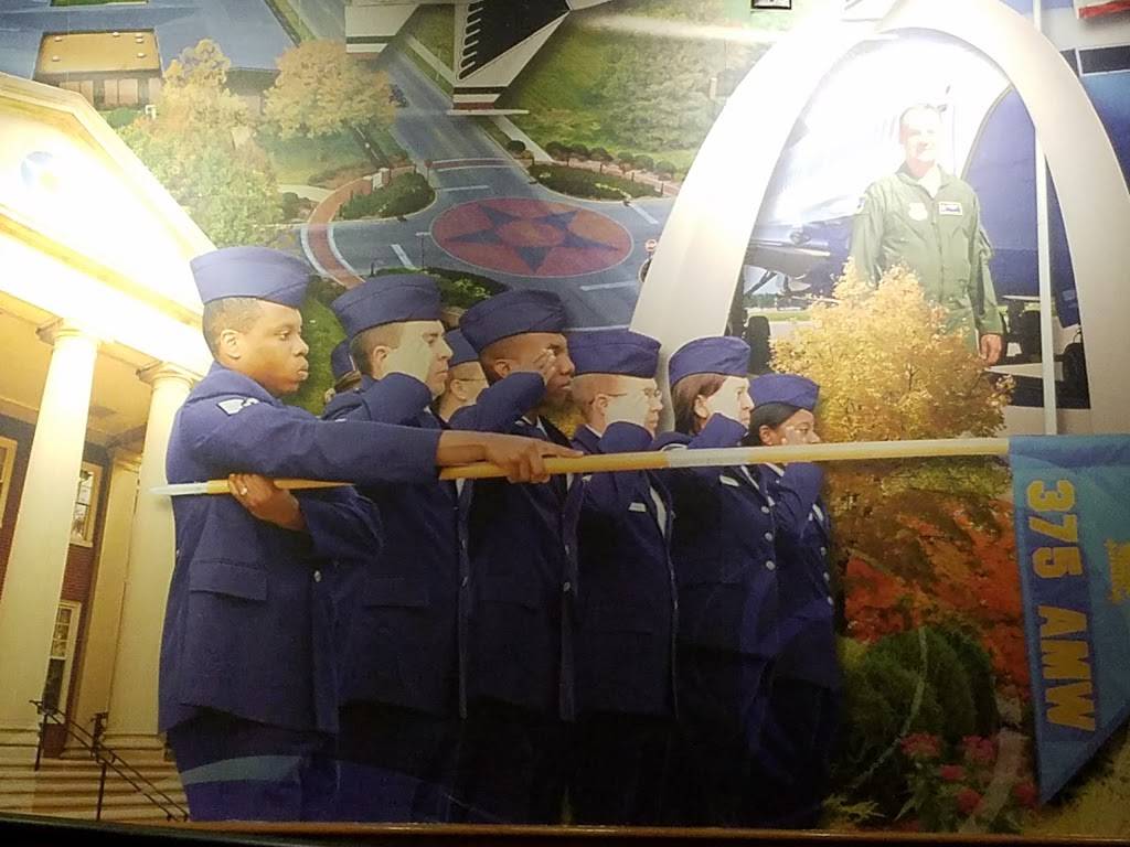 Applebees Grill + Bar | restaurant | 3600 S, IL-159, Glen Carbon, IL 62034, USA | 6182058550 OR +1 618-205-8550