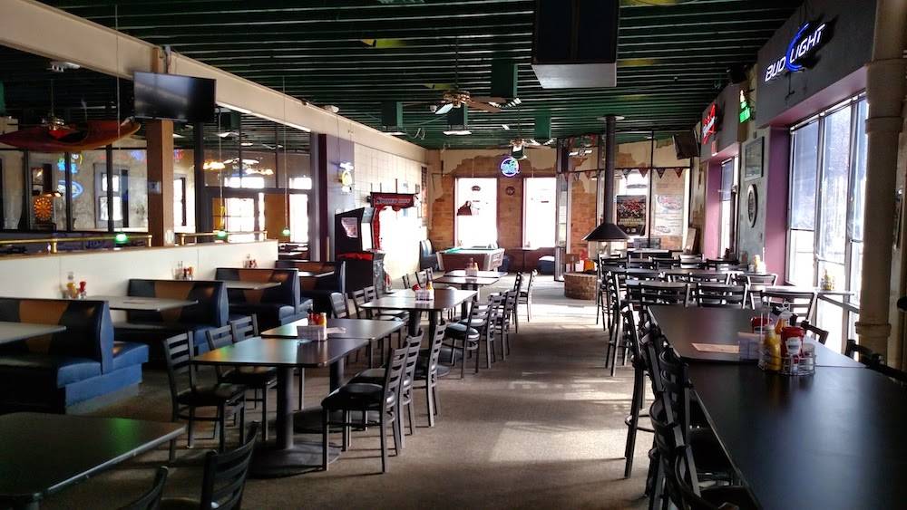 Pub On the Cedar | restaurant | 101 N Jackson St, Charles City, IA 50616, USA | 6412283855 OR +1 641-228-3855