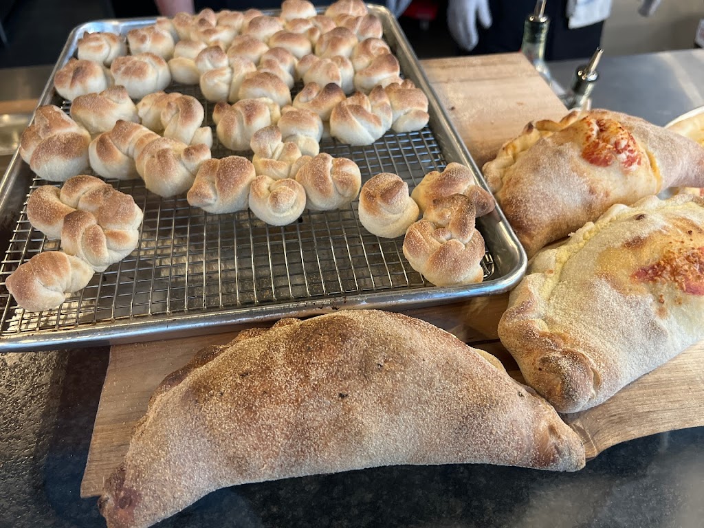 Revere Beach Pizzeria: New York Style Slice | restaurant | 180 Shirley Ave, Revere, MA 02151, USA | 7816293438 OR +1 781-629-3438