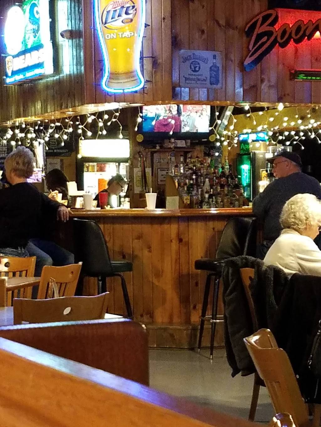 Boondocks | restaurant | 1218, 249 N Central St, Gilman, IL 60938, USA | 8152654100 OR +1 815-265-4100