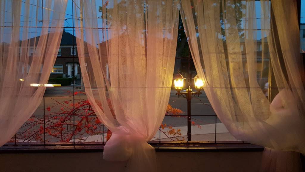 Pauls Spaghetti | restaurant | 488 Cosburn Ave, East York, ON M4J 2N5, Canada | 4164224362 OR +1 416-422-4362