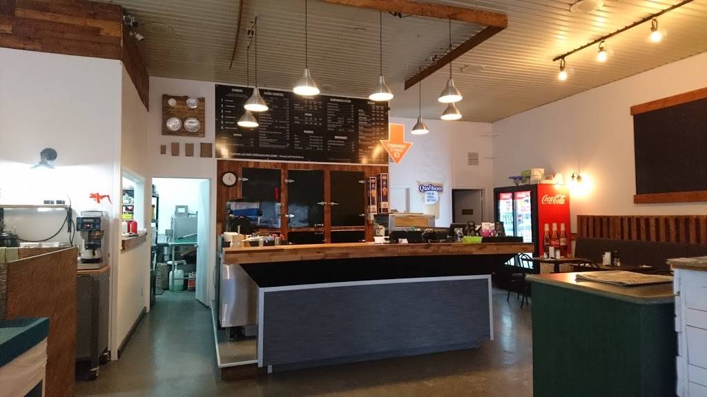 Resto Les Petits Delices | restaurant | Saint-Alexandre, QC J0J 1S0, Canada | 4384983354 OR +1 438-498-3354