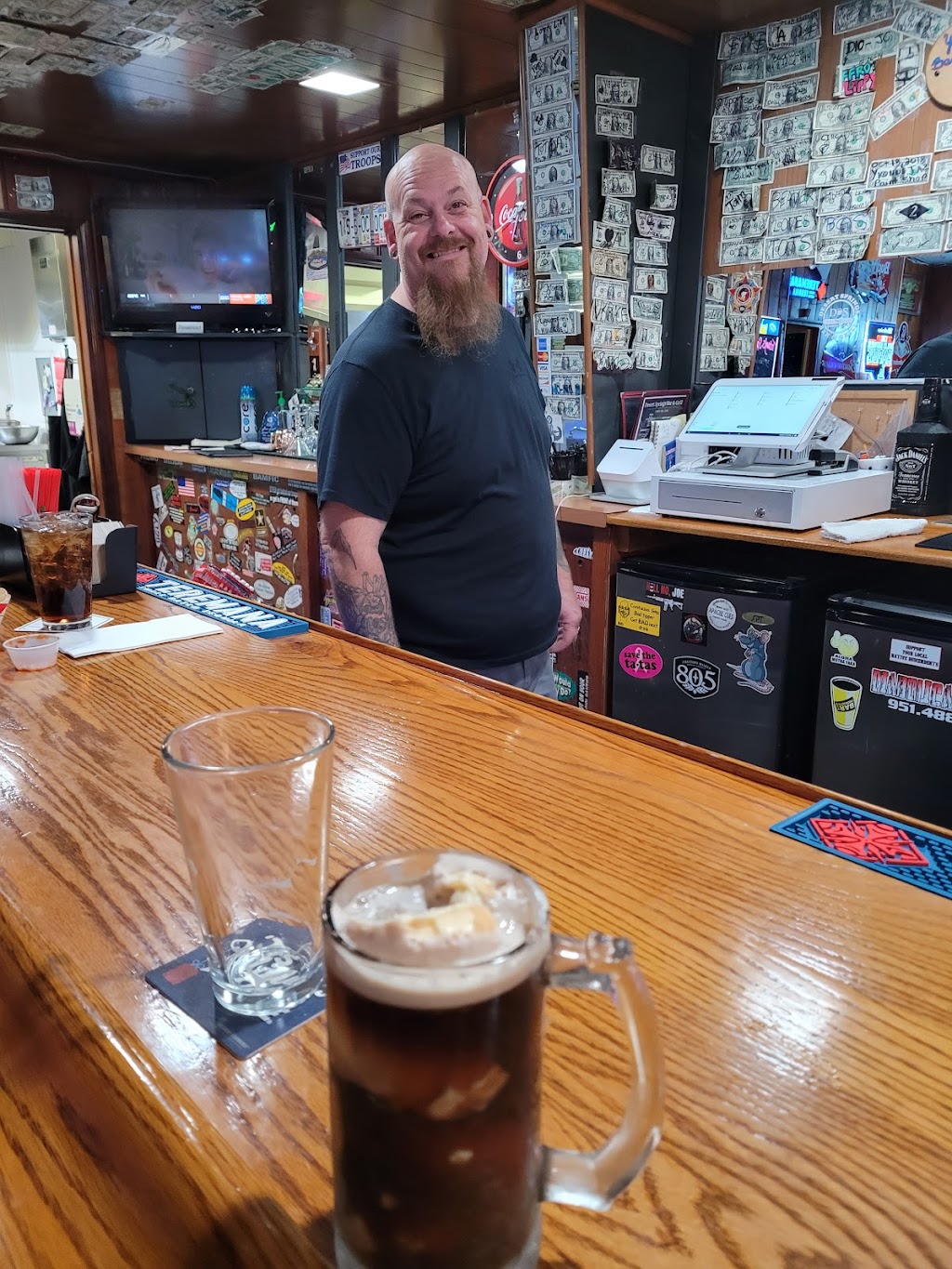 Desert Springs Bar & Grill | restaurant | 34805 Daggett-Yermo Rd, Daggett, CA 92327, USA | 7602543232 OR +1 760-254-3232