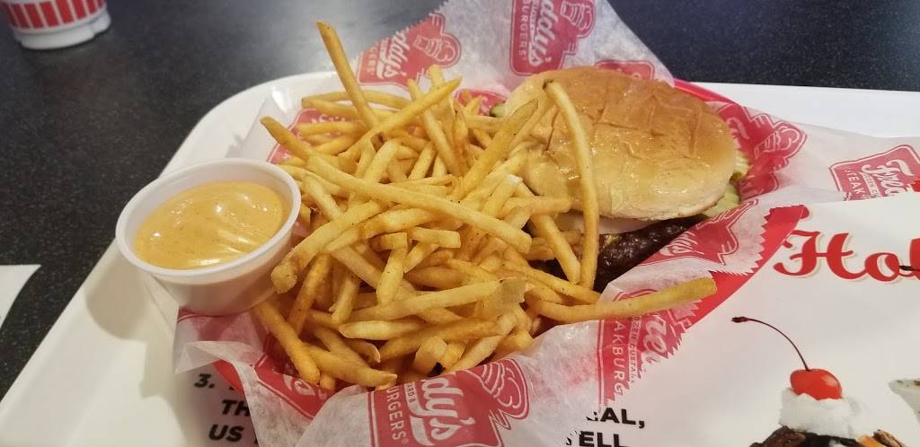 Freddys Frozen Custard & Steakburgers | restaurant | 17601 S Halsted St, Homewood, IL 60430, USA | 7089600872 OR +1 708-960-0872