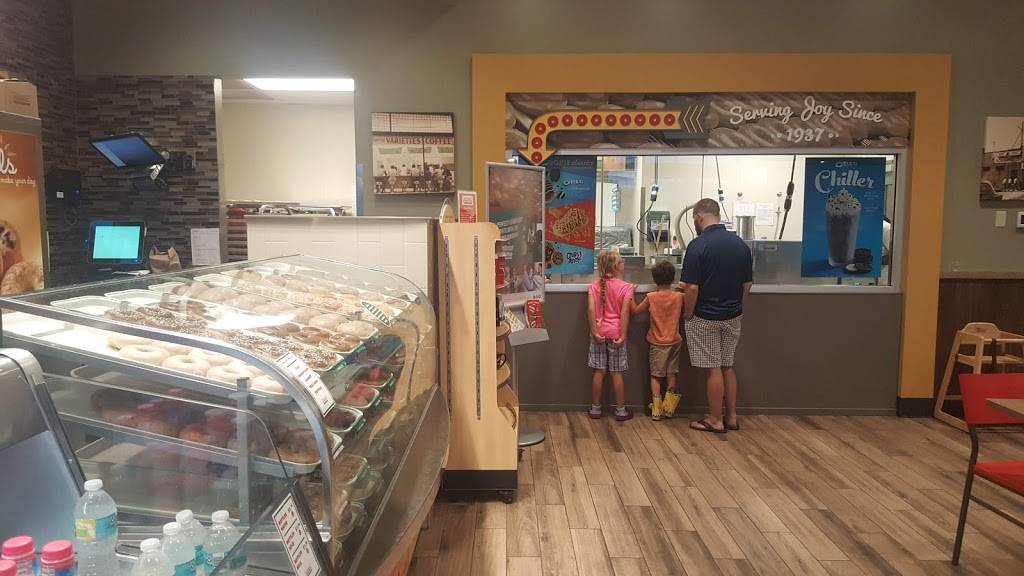 Krispy Kreme | bakery | 2510 W Broward Blvd, Fort Lauderdale, FL 33312, USA | 9545856446 OR +1 954-585-6446