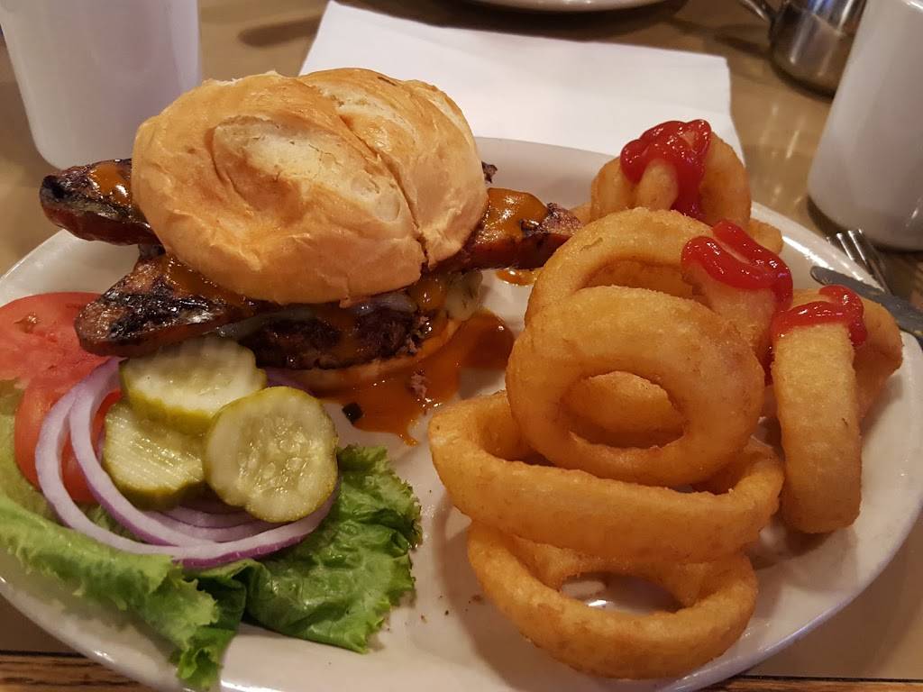 Mavericks Grille | night club | 15 E Agate Ave, Granby, CO 80446, USA | 9708879000 OR +1 970-887-9000