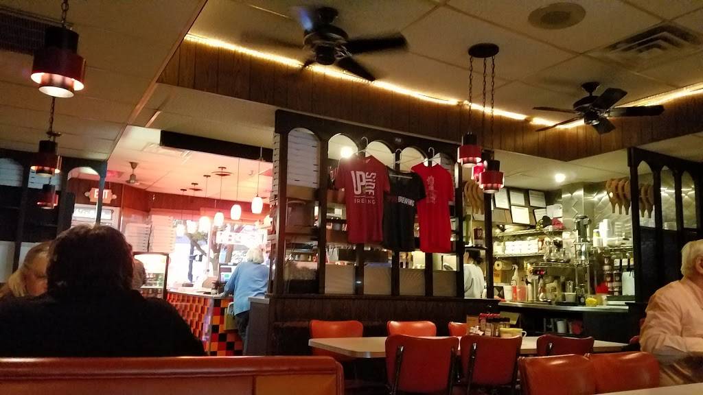 J & G Pizza Palace | restaurant | 5692 Main St, Sylvania, OH 43560, USA | 4198826061 OR +1 419-882-6061