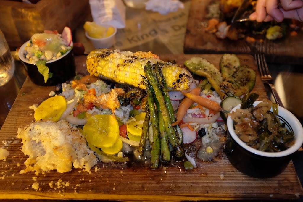 Kermits Outlaw Kitchen | restaurant | 124 Main St, Tupelo, MS 38804, USA | 6626206622 OR +1 662-620-6622