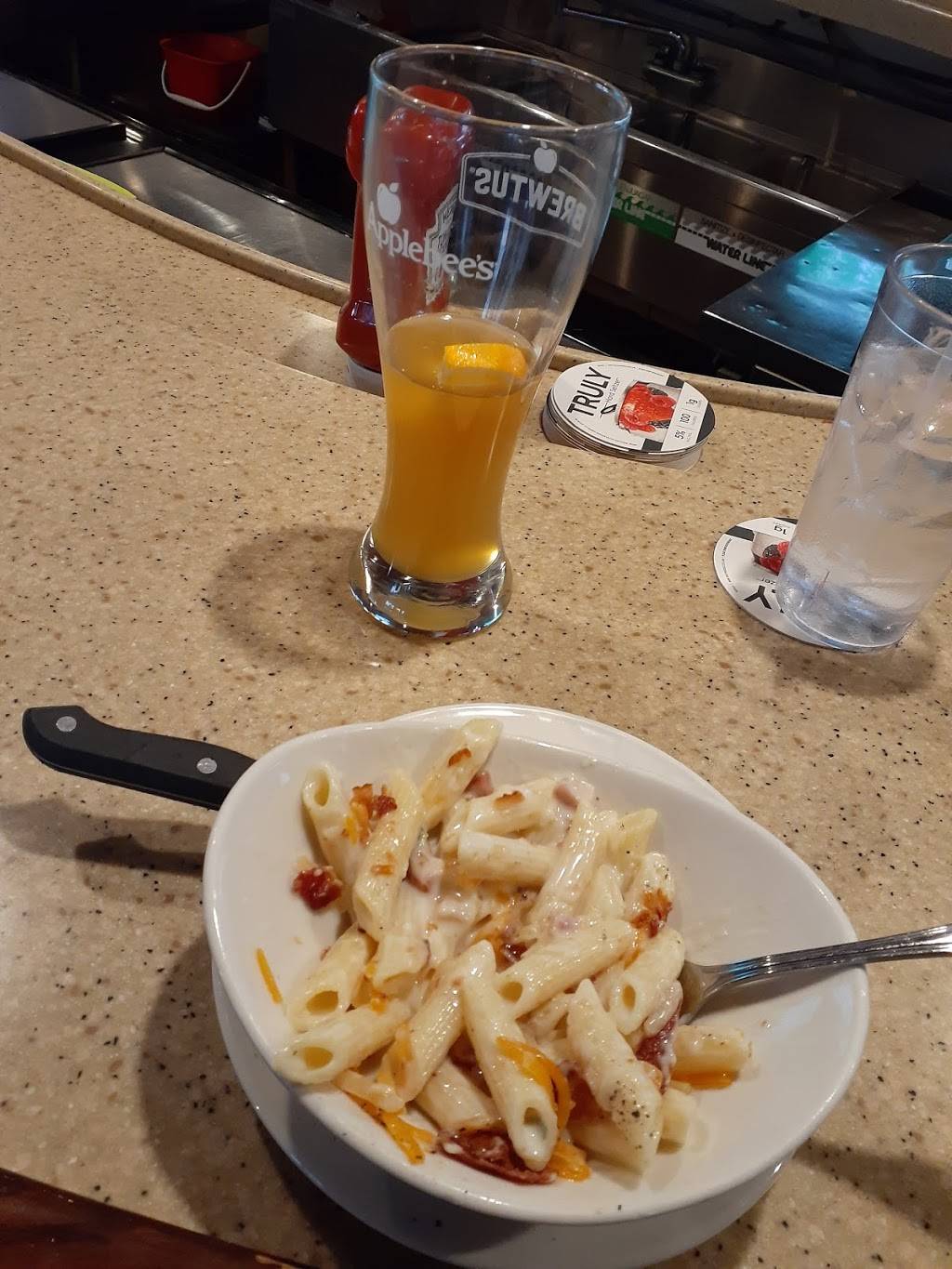 Applebees Grill + Bar | restaurant | 2401 Rock Haven Rd, Harrisonville, MO 64701, USA | 8168872288 OR +1 816-887-2288