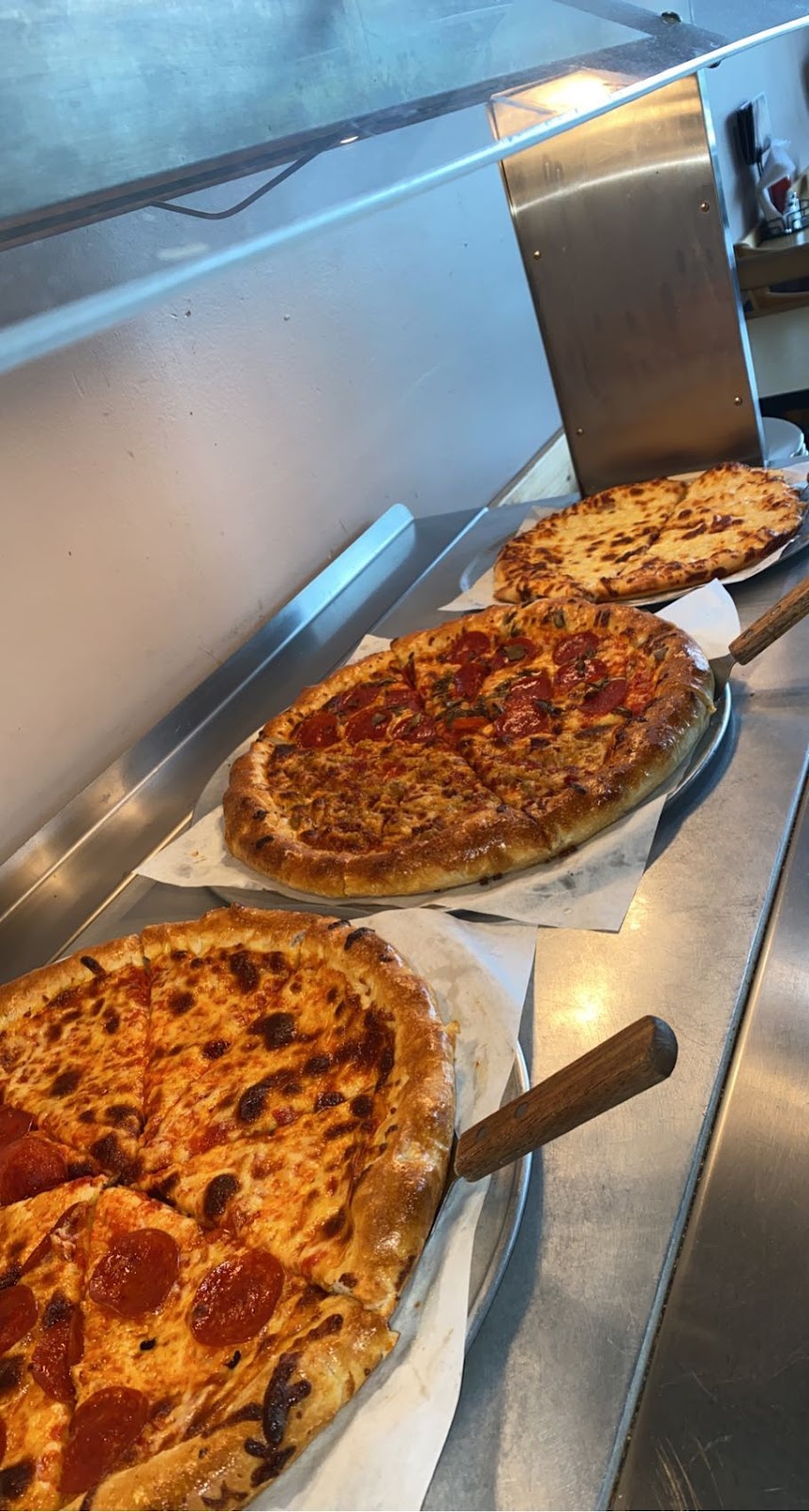 Gigis Pizza | restaurant | 2983 N Bend Rd, Hebron, KY 41048, USA | 8595864000 OR +1 859-586-4000