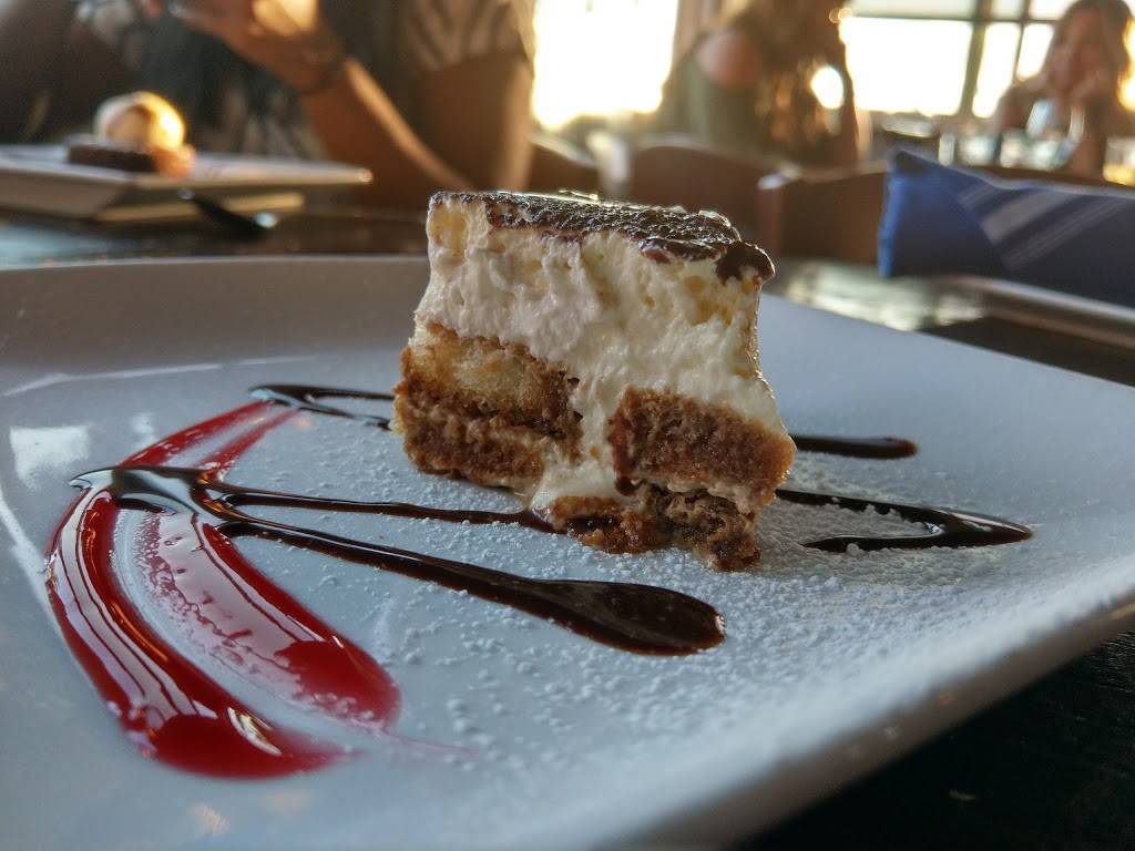 Cicciottis Trattoria Italiana & Seafood | restaurant | 1933 San Elijo Ave, Cardiff, CA 92007, USA | 7606342335 OR +1 760-634-2335