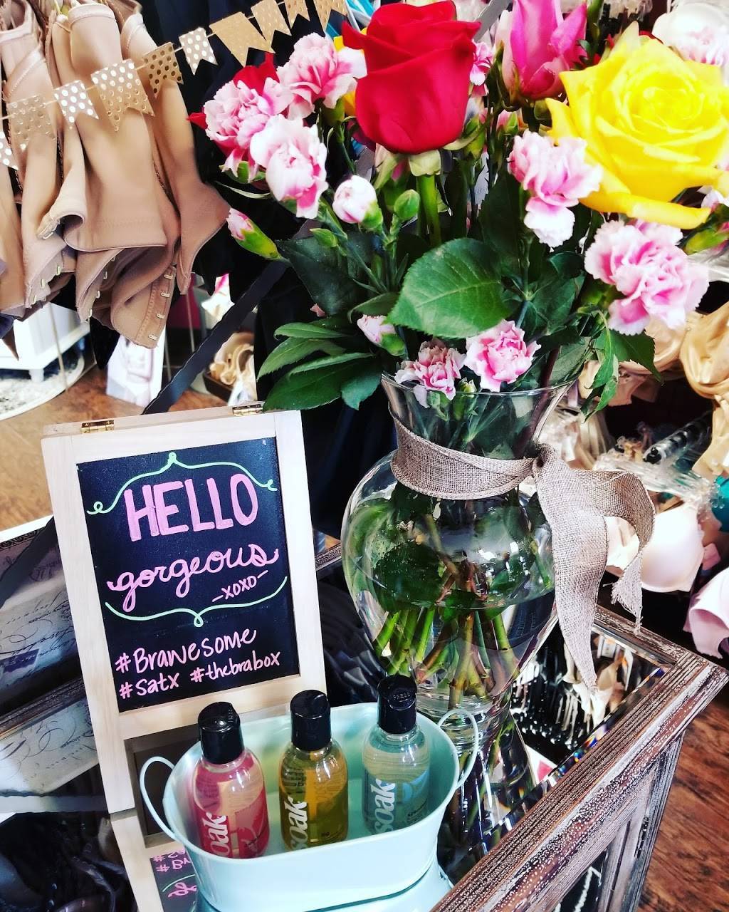 The Bra Box | restaurant | 6423 Blanco Rd, San Antonio, TX 78216, USA | 2109472727 OR +1 210-947-2727